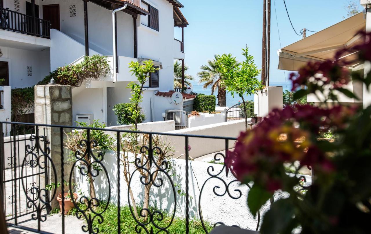 Beachfront Deluxe Apt. Pefkochori Exteriör bild